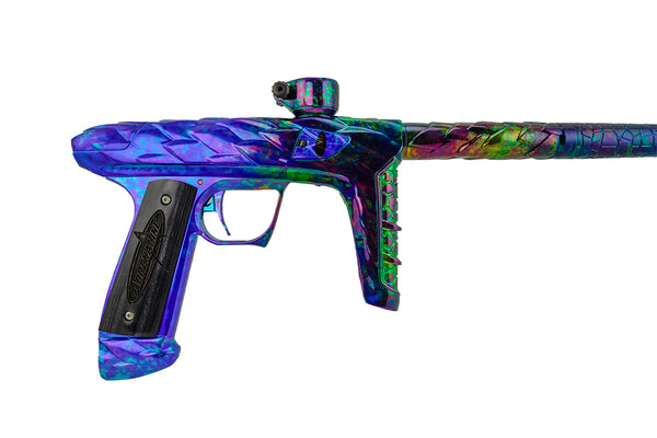 
Adrenaline Luxe IDOL - Infeksjon Drage av Caustic Customs
